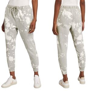 Frame Easy Bleach Splatter Joggers In Gris Heather Size M